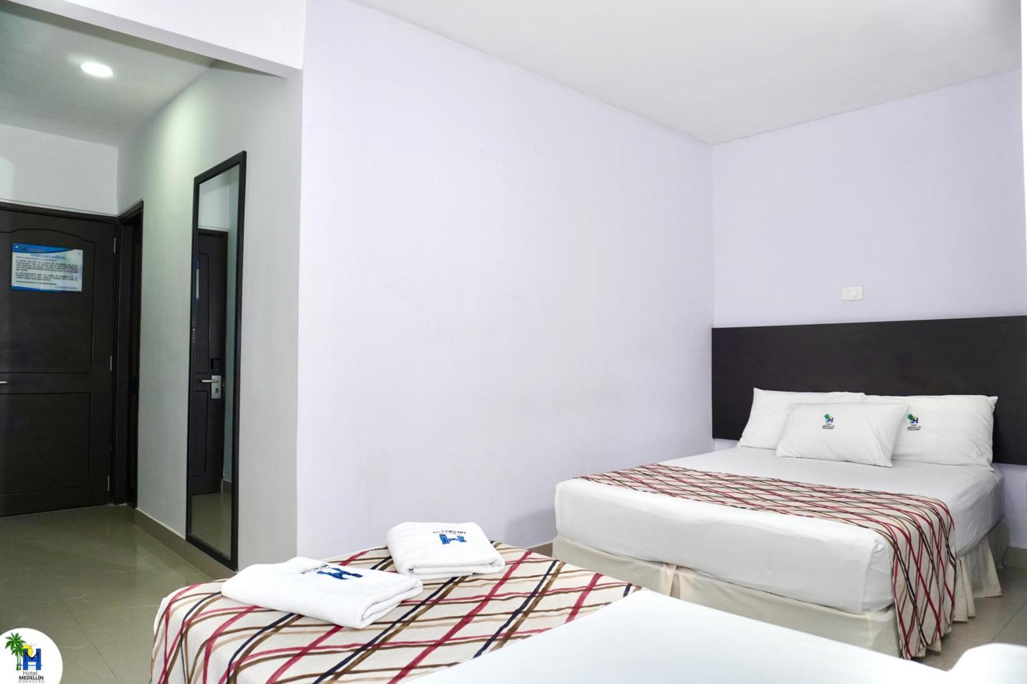 Hotel Medellin Rodadero Gaira Exterior photo